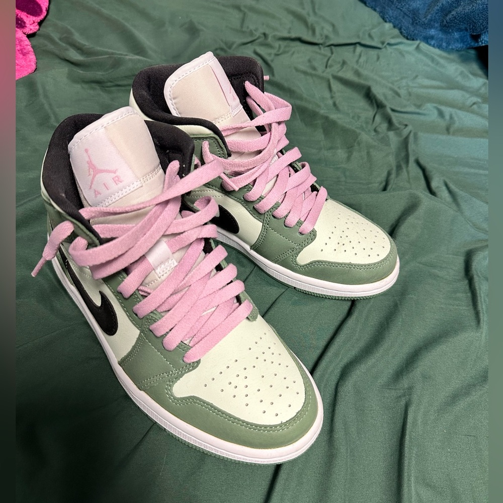 Air Jordan Mid SE Dutch Green